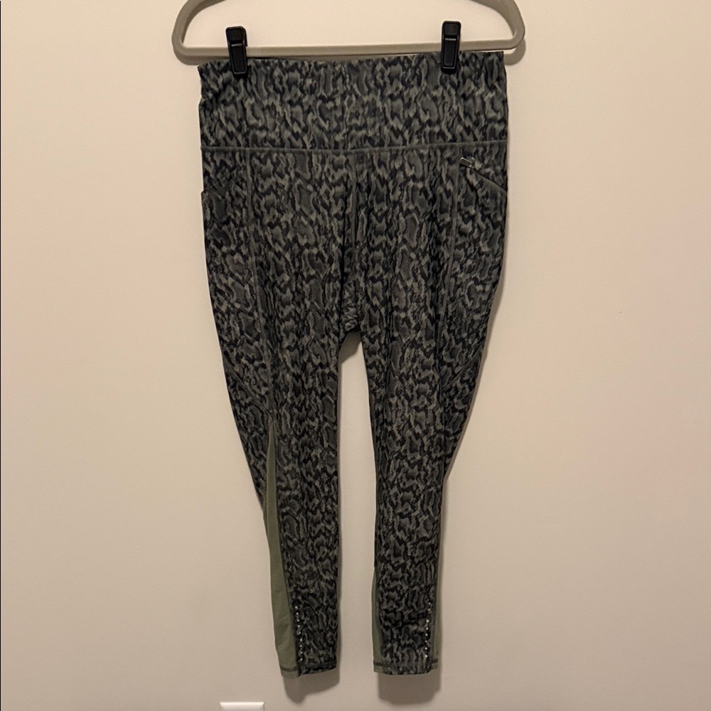 Old Navy Green, Black & Gray Active Leggings with Side Pockets-size XLP